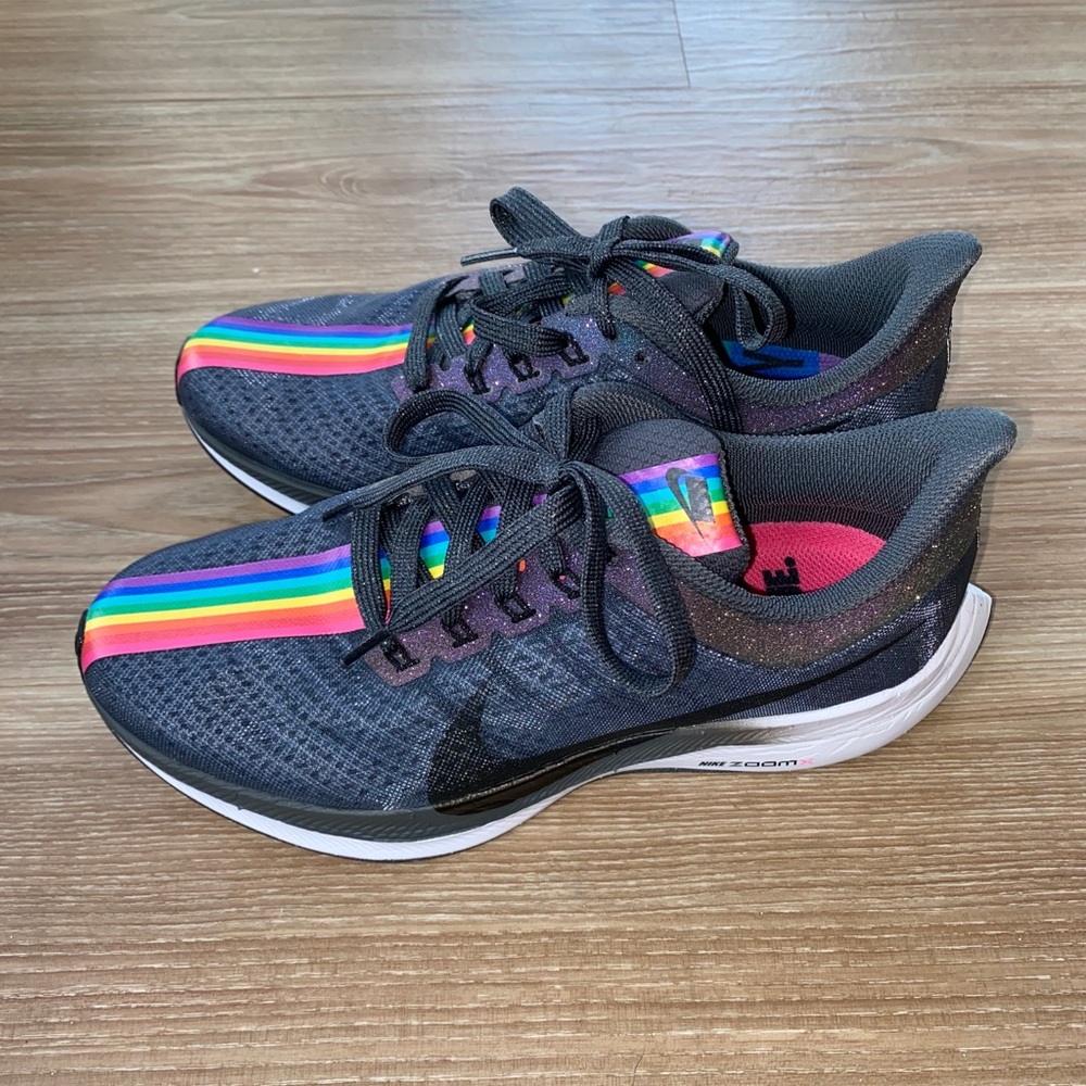 Nike Pegasus Turbo. Men’s 5 women’s 6.5